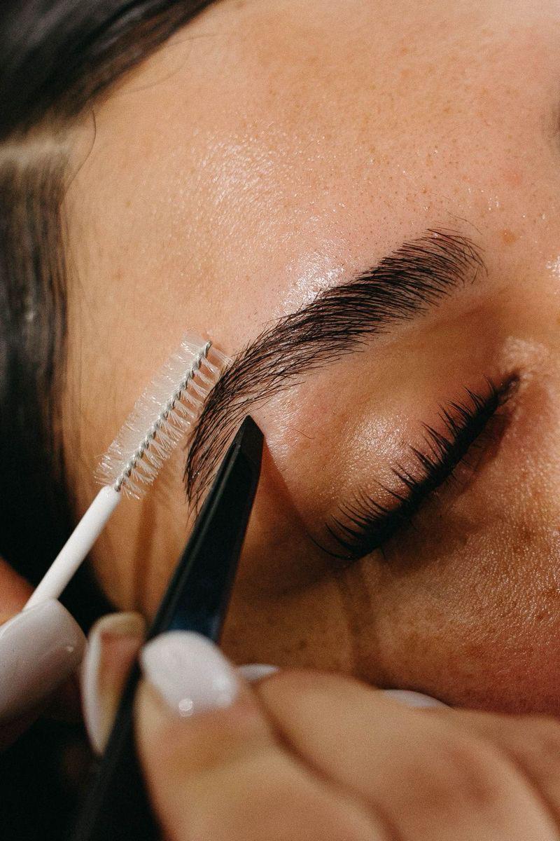 Epilación facial Medellín — MV Brow Studio