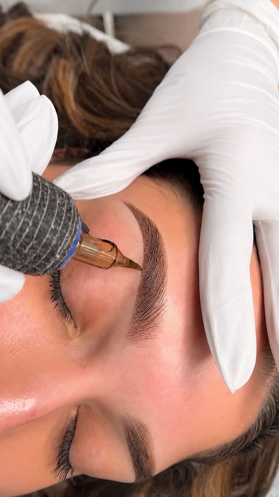 Micropigmentación de cejas Medellín — Nano Brows, Powder Brows — MV Brow Studio